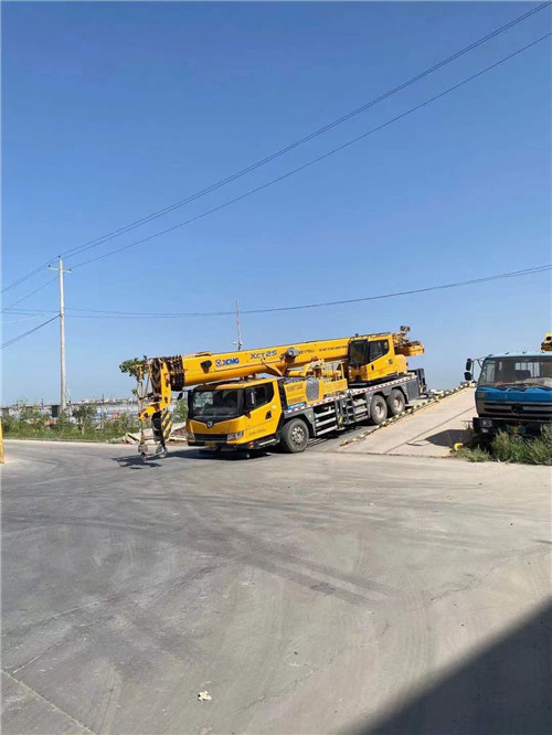 马龙区吊车作业时，可能会产生哪些额外收费项目？